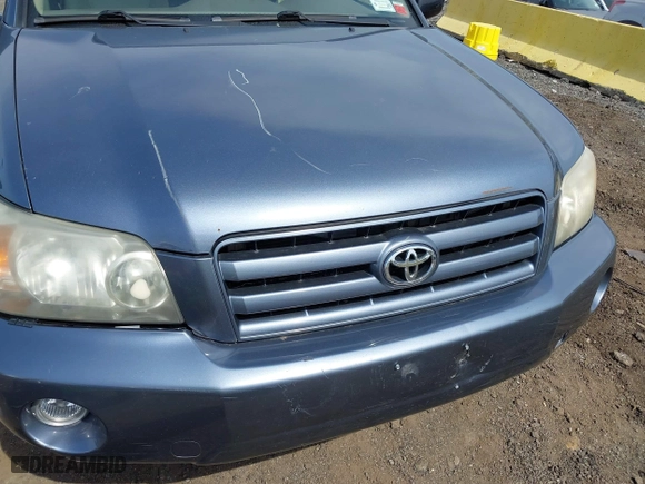 2004 Toyota Highlander with VIN JTEEP21A640041271, listed as a IAAI auction lot 42082940 with 208,548 mi miles. Bid and sale history available at carsss.com. Image 6.