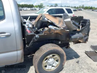 2017 Toyota Tacoma SR5 z VIN 3TMCZ5ANXHM109312, wystawiony jako IAAI lot #42126294 z przebiegiem 82 988 mil mil oraz . Historia ofert i sprzedaży dostępna na DreamBid. Obrazek 6.