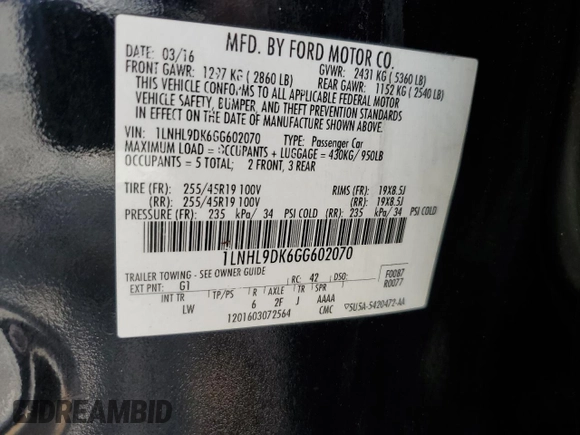 2016 Lincoln MKS z VIN 1LNHL9DK6GG602070, wystawiony jako Copart lot #62383935 z przebiegiem 252 429 mil mil oraz Czysty tytuł • Clean title. Historia ofert i sprzedaży dostępna na DreamBid. Obrazek 12.