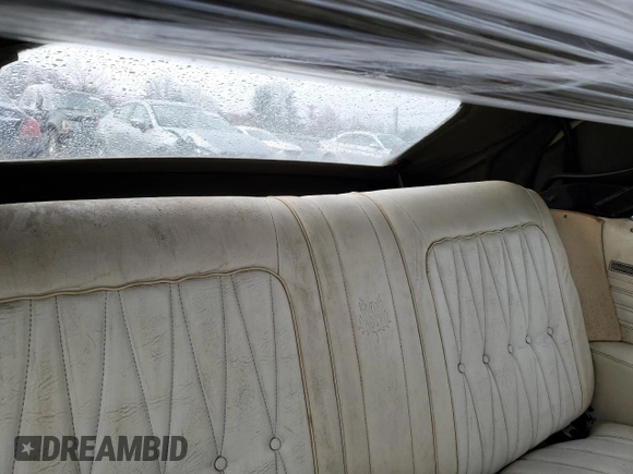 1972 Oldsmobile 88 z VIN 3N67U2M533910, wystawiony jako Copart lot #51184465 z przebiegiem 58 260 mil mil oraz Czysty tytuł • Clean title. Historia ofert i sprzedaży dostępna na DreamBid. Obrazek 10.