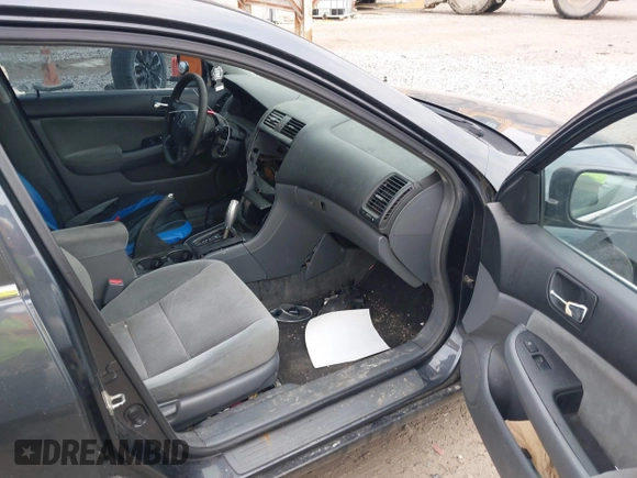 2003 Honda Accord LX z VIN 1HGCM56343A070391, wystawiony jako IAAI lot #41845069 z przebiegiem 297 781 mil mil oraz . Historia ofert i sprzedaży dostępna na DreamBid. Obrazek 5.