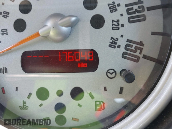 2005 MINI Hardtop S with VIN WMWRE33515TG96312, listed as a IAAI auction lot 42397054 with 176,049 mi miles and . Bid and sale history available at DreamBid. Image 7.