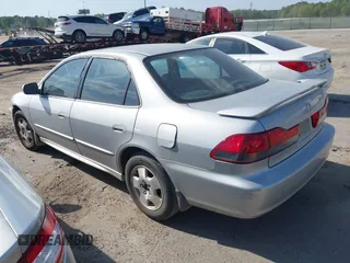 2001 Honda Accord EX z VIN 1HGCG16571A002293, wystawiony jako IAAI lot #42081307 z przebiegiem 336 808 mil mil oraz . Historia ofert i sprzedaży dostępna na DreamBid. Obrazek 3.