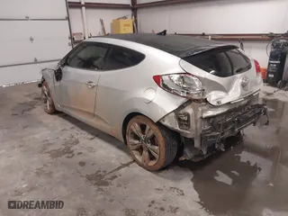 2015 Hyundai Veloster RE:FLEX with VIN KMHTC6AD4FU230324, listed as a IAAI auction lot 41292154 with 99,147 mi miles. Bid and sale history available at carsss.com. Image 3.