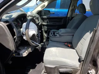 2019 Ram 1500 Tradesman z VIN 1C6RR6ST2KS561435, wystawiony jako Copart lot #52531045 z przebiegiem 122 220 mil mil oraz Czysty tytuł • Clean title. Historia ofert i sprzedaży dostępna na DreamBid. Obrazek 7.