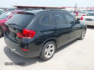 2013 BMW X1 28i z VIN WBAVM1C55DVW44221, wystawiony jako IAAI lot #42248043 z przebiegiem 112 388 mil mil oraz . Historia ofert i sprzedaży dostępna na DreamBid. Obrazek 4.
