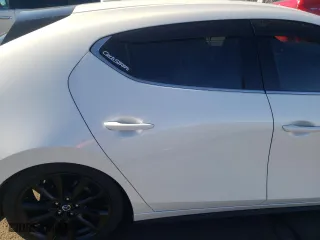 2020 Mazda Mazda3 Hatchback Premium Package with VIN JM1BPBNM7L1171337, listed as a Copart auction lot 68070772 with 0 mi miles. Bid and sale history available at carsss.com. Image 10.