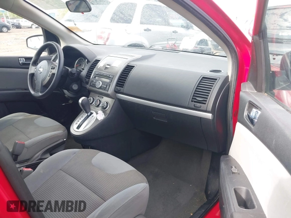 2012 Nissan Sentra S z VIN 3N1AB6AP3CL651825, wystawiony jako IAAI lot #42105035 z przebiegiem 193 890 mil mil oraz . Historia ofert i sprzedaży dostępna na DreamBid. Obrazek 5.