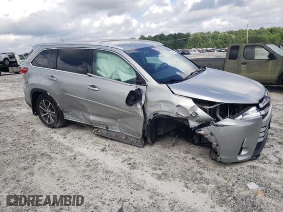 2017 Toyota Highlander XLE с VIN 5TDJZRFHXHS464966, выставлен на аукционе Copart как лот 64739515 с пробегом 115 053 миль миль и Списание • Salvage title. История ставок и продаж доступна на DreamBid. Изображение 4.