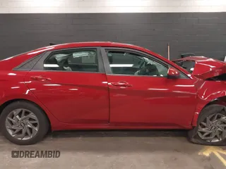 2024 Hyundai Elantra SEL с VIN KMHLM4DG2RU807623, выставлен на аукционе IAAI как лот 42150096 с пробегом 4 030 миль миль и . История ставок и продаж доступна на DreamBid. Изображение 12.