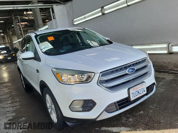 2017 Ford Escape SE z VIN 1FMCU0GD4HUB05330, wystawiony jako IAAI lot #42396863 z przebiegiem 66 420 mil mil oraz . Historia ofert i sprzedaży dostępna na DreamBid. Obrazek 39.