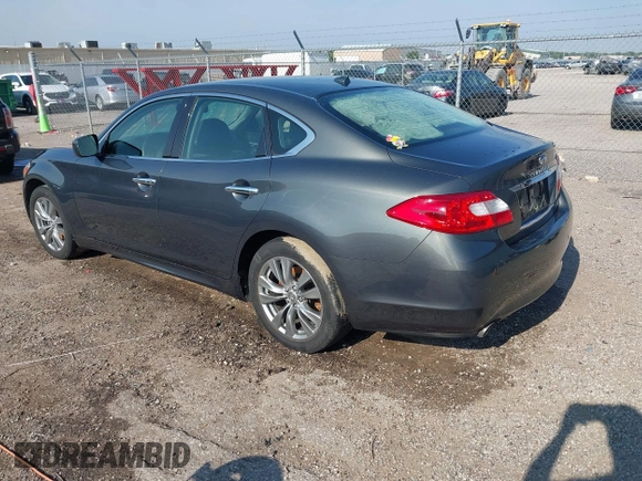 2013 Infiniti M z VIN JN1BY1AR5DM603855, wystawiony jako IAAI lot #42454181 z przebiegiem 130 409 mil mil oraz . Historia ofert i sprzedaży dostępna na DreamBid. Obrazek 3.