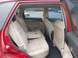 2011 Kia Sorento LX with VIN 5XYKT3A15BG025689, listed as a IAAI auction lot 41839645 with 135,733 mi miles. Bid and sale history available at carsss.com. Image 8.
