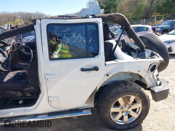 2013 Jeep Wrangler Unlimited Moab with VIN 1C4HJWEG7DL569862, listed as a IAAI auction lot 42095535 with Not provided miles and . Bid and sale history available at DreamBid. Image 13.