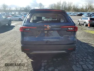 2024 Toyota Highlander XLE z VIN 5TDAAAB57RS013905, wystawiony jako Copart lot #48954735 z przebiegiem 9 006 mil mil oraz Szkoda całkowita • Salvage title. Historia ofert i sprzedaży dostępna na DreamBid. Obrazek 6.