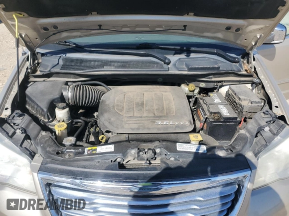 2014 Chrysler Town & Country Touring-L with VIN 2C4RC1CG7ER201713, listed as a Copart auction lot 53333235 with 130,389 mi miles and Clean Title. Bid and sale history available at carsss.com. Image 12.