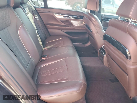 2016 BMW 7 Series 750i xDrive с VIN WBA7F2C56GG417976, выставлен на аукционе Copart как лот 55976095 с пробегом 113 753 миль миль и Списание • Salvage title. История ставок и продаж доступна на DreamBid. Изображение 10.