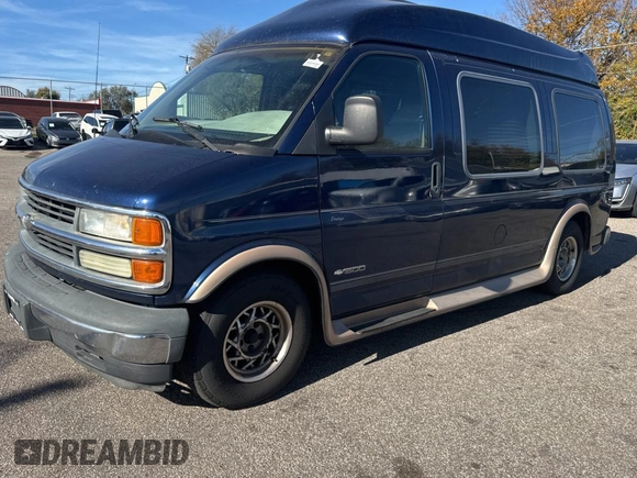 2002 Chevrolet Chevy Van z VIN 1GBFG15M421166126, wystawiony jako Copart lot #82826034 z przebiegiem 213 771 mil mil oraz Czysty tytuł • Clean title. Historia ofert i sprzedaży dostępna na DreamBid. Obrazek 2.