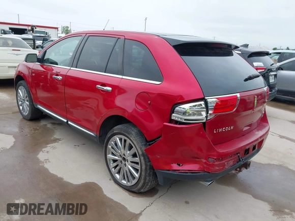 2011 Lincoln MKX z VIN 2LMDJ8JK8BBJ20739, wystawiony jako IAAI lot #41956364 z przebiegiem 125 474 mil mil oraz . Historia ofert i sprzedaży dostępna na DreamBid. Obrazek 3.