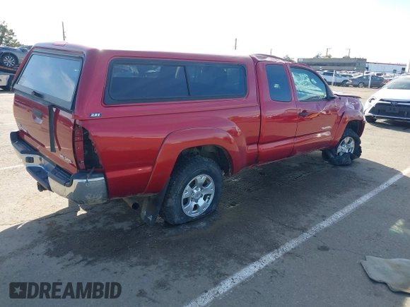 2006 Toyota Tacoma with VIN 5TEUU42N76Z303968, listed as a IAAI auction lot 41520700 with 146,888 mi miles. Bid and sale history available at carsss.com. Image 4.