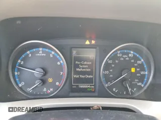 2018 Toyota RAV4 XLE with VIN 2T3RFREVXJW851654, listed as a Copart auction lot 48961055 with 166,664 mi miles and Salvage Title. Bid and sale history available at DreamBid. Image 9.