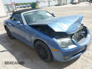 2008 Chrysler Crossfire Limited z VIN 1C3LN65L68X075247, wystawiony jako IAAI lot #42269911 z przebiegiem 107 025 mil mil oraz . Historia ofert i sprzedaży dostępna na DreamBid. Obrazek 1.