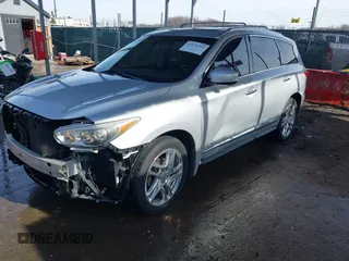 2013 Infiniti JX35 z VIN 5N1AL0MM3DC334693, wystawiony jako IAAI lot #41576207 z przebiegiem 113 677 mil mil oraz . Historia ofert i sprzedaży dostępna na DreamBid. Obrazek 19.