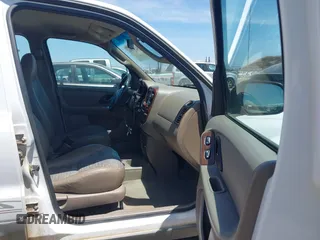 2001 Ford Escape XLS with VIN 1FMYU021X1KA59670, listed as a IAAI auction lot 42551801 with 189,058 mi miles and . Bid and sale history available at DreamBid. Image 5.