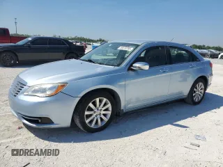 2013 Chrysler 200 Limited with VIN 1C3CCBCG9DN523555, listed as a Copart auction lot 50070785 with 136,811 mi miles and Clean Title. Bid and sale history available at carsss.com. Image 1.