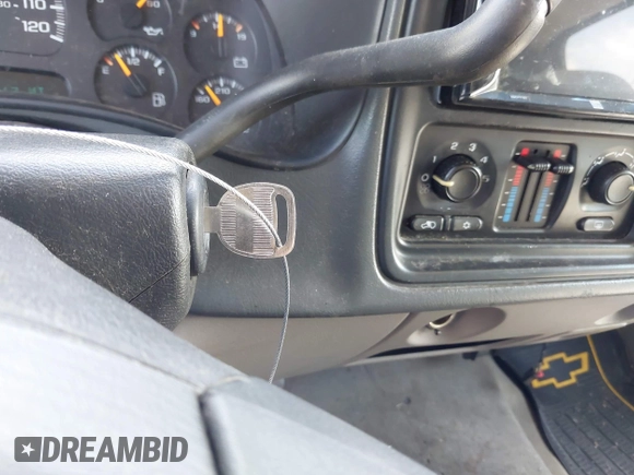 2005 Chevrolet Avalanche LS with VIN 3GNEC12Z65G130261, listed as a IAAI auction lot 41880097 with 209,217 mi miles and . Bid and sale history available at DreamBid. Image 11.