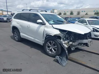 2014 Toyota Highlander XLE with VIN 5TDKKRFH9ES032261, listed as a IAAI auction lot 41429104 with 155,174 mi miles. Bid and sale history available at carsss.com. Image 1.