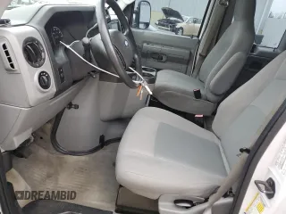 2014 Ford Econoline Passenger XL z VIN 1FBSS3BL1EDB03623, wystawiony jako Copart lot #48432945 z przebiegiem 148 837 mil mil oraz Szkody całkowita. Historia ofert i sprzedaży dostępna na DreamBid. Obrazek 7.
