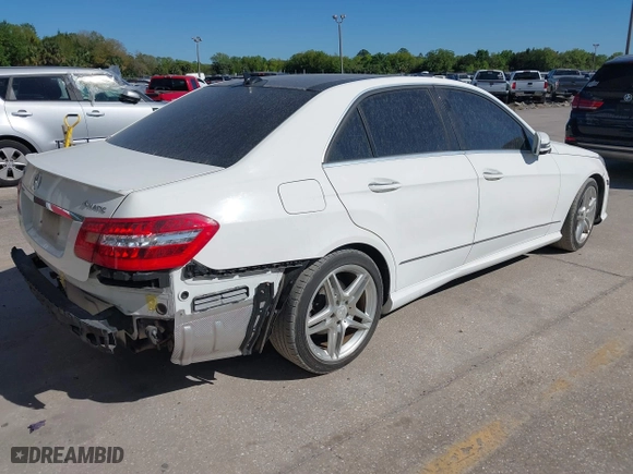 2013 Mercedes-Benz E-Class E 350 Luxury with VIN WDDHF8JB6DA680430, listed as a IAAI auction lot 41837189 with 83,492 mi miles. Bid and sale history available at carsss.com. Image 4.