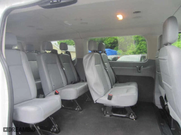 2018 Ford Transit Wagon XL with VIN 1FMZK1ZM1JKA26346, listed as a Copart auction lot 44080865 with 64,105 mi miles and Clean Title. Bid and sale history available at carsss.com. Image 7.