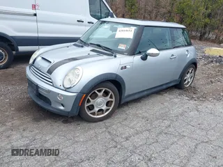 2005 MINI Hardtop S with VIN WMWRE33445TD93578, listed as a IAAI auction lot 42044654 with 150,123 mi miles and . Bid and sale history available at DreamBid. Image 2.