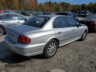 2004 Hyundai Sonata GLS with VIN KMHWF35H64A952215, listed as a Copart auction lot 76305144 with 125,166 mi miles and Salvage Title. Bid and sale history available at carsss.com. Image 3.