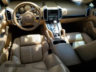 2011 Porsche Cayenne с VIN WP1AA2A27BLA08223, выставлен на аукционе Copart как лот 54278085 с пробегом 270 547 миль миль и На запчасти • Non repairable. История ставок и продаж доступна на DreamBid. Изображение 8.