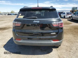 2018 Jeep Compass Latitude z VIN 3C4NJCBBXJT124610, wystawiony jako Copart lot #53507255 z przebiegiem 71 051 mil mil oraz Szkoda całkowita • Salvage title. Historia ofert i sprzedaży dostępna na DreamBid. Obrazek 6.