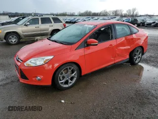 2014 Ford Focus SE with VIN 1FADP3F27EL209139, listed as a Copart auction lot 47986313 with 124,411 mi miles and Salvage Title. Bid and sale history available at carsss.com. Image 1.