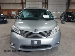 2013 Toyota Sienna XLE AAS with VIN 5TDYK3DC5DS363822, listed as a IAAI auction lot 42019598 with 74,508 mi miles. Bid and sale history available at carsss.com. Image 12.