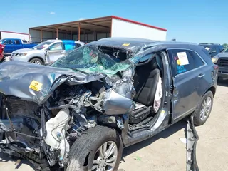 2020 Cadillac XT5 Premium Luxury FWD with VIN 1GYKNCRS3LZ131028, listed as a IAAI auction lot 42232140 with Not provided miles and . Bid and sale history available at DreamBid. Image 6.
