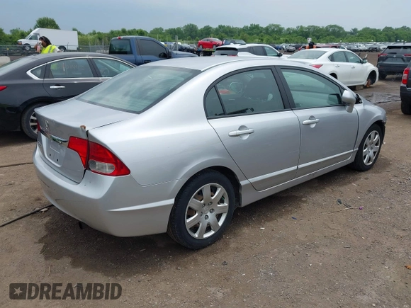 2009 Honda Civic LX z VIN 19XFA16529E038947, wystawiony jako IAAI lot #42412486 z przebiegiem 161 409 mil mil oraz . Historia ofert i sprzedaży dostępna na DreamBid. Obrazek 4.