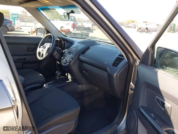 2010 Kia Soul ! with VIN KNDJT2A23A7094729, listed as a IAAI auction lot 41615567 with 159,419 mi miles. Bid and sale history available at carsss.com. Image 5.