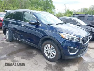 2017 Kia Sorento LX z VIN 5XYPG4A3XHG287217, wystawiony jako IAAI lot #42067077 z przebiegiem 112 324 mil mil oraz . Historia ofert i sprzedaży dostępna na DreamBid. Obrazek 1.