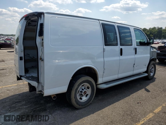 2022 GMC Savana Cargo z VIN 1GTW7AF75N1218999, wystawiony jako Copart lot #67102284 z przebiegiem Nie podano mil oraz Czysty tytuł • Clean title. Historia ofert i sprzedaży dostępna na DreamBid. Obrazek 3.