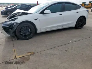 2021 Tesla Model 3 Standard Range Plus z VIN 5YJ3E1EA8MF088874, wystawiony jako Copart lot #57493565 z przebiegiem 53 275 mil mil oraz Szkoda całkowita • Salvage title. Historia ofert i sprzedaży dostępna na DreamBid. Obrazek 1.