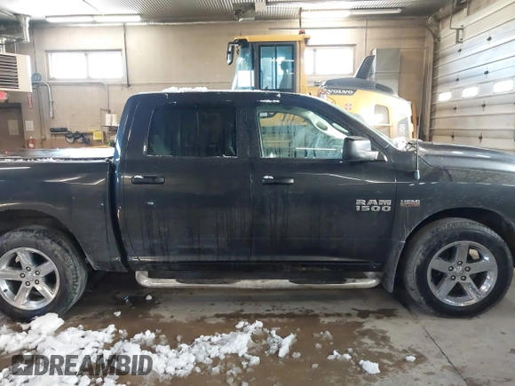 2014 Ram 1500 Express z VIN 1C6RR7KT7ES178021, wystawiony jako IAAI lot #41866157 z przebiegiem 74 301 mil mil oraz . Historia ofert i sprzedaży dostępna na DreamBid. Obrazek 13.