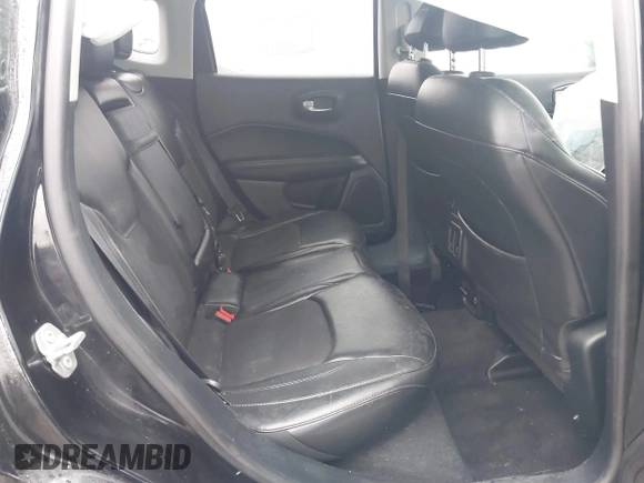 2018 Jeep Compass Latitude with VIN 3C4NJDBB0JT298644, listed as a IAAI auction lot 41581635 with 101,077 mi miles. Bid and sale history available at carsss.com. Image 8.
