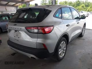 2020 Ford Escape S z VIN 1FMCU0F64LUC03656, wystawiony jako IAAI lot #42415638 z przebiegiem 96 759 mil mil oraz . Historia ofert i sprzedaży dostępna na DreamBid. Obrazek 4.