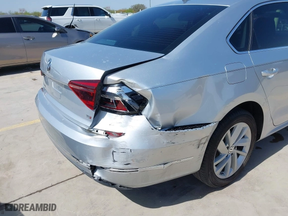 2018 Volkswagen Passat 2.0T SE with VIN 1VWBA7A3XJC045113, listed as a IAAI auction lot 41814006 with 59,095 mi miles. Bid and sale history available at carsss.com. Image 6.